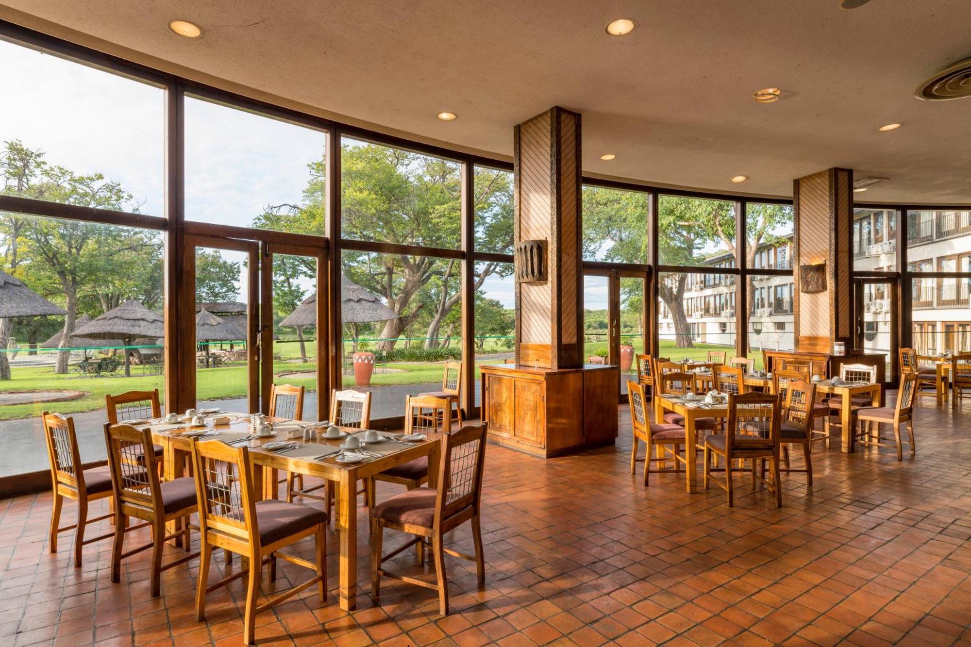 Hwange Safari Lodge Dete Екстериор снимка