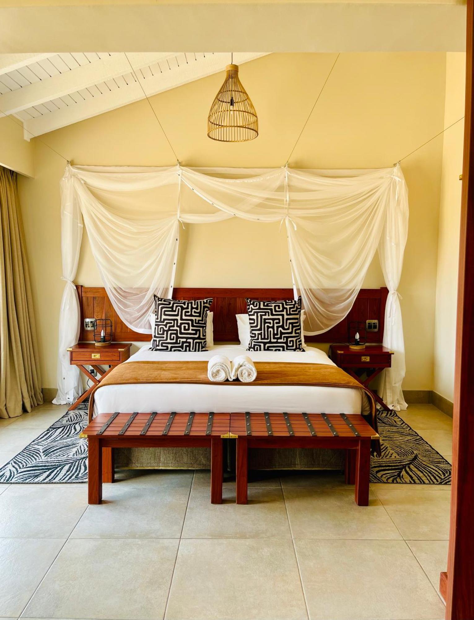 Hwange Safari Lodge Dete Екстериор снимка